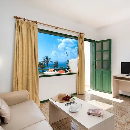 Aparthotel Rocas Blancas 2*