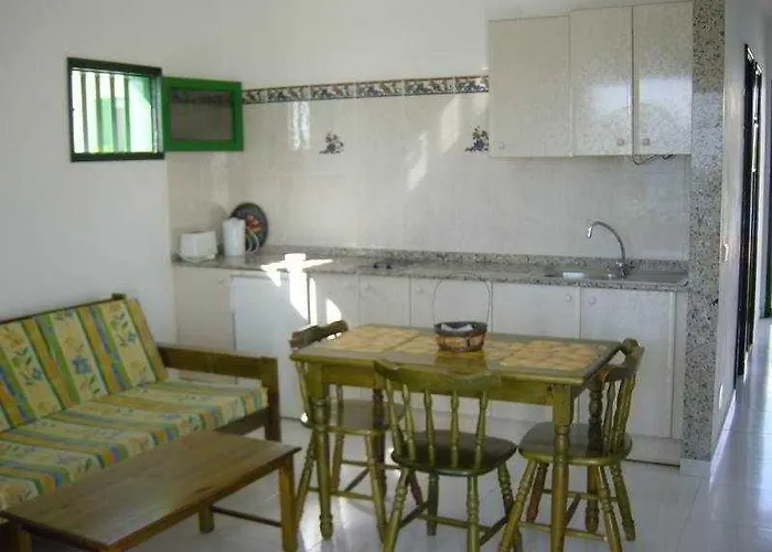 白色岩石公寓 卡门港