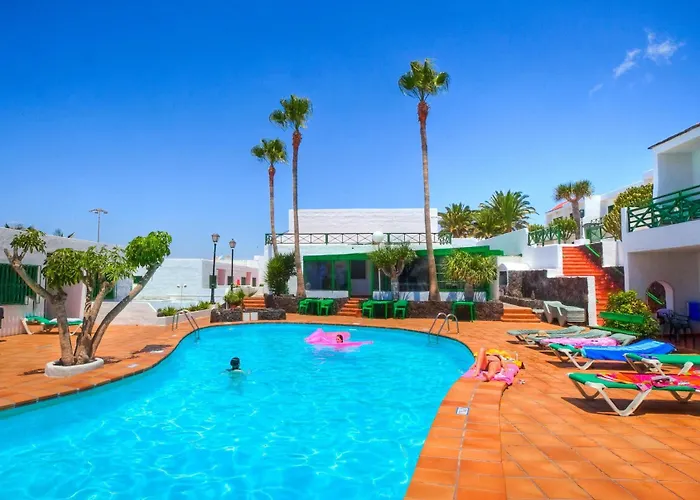 白色岩石公寓 4*