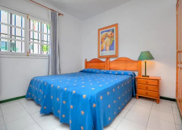 白色岩石公寓 4* 卡门港