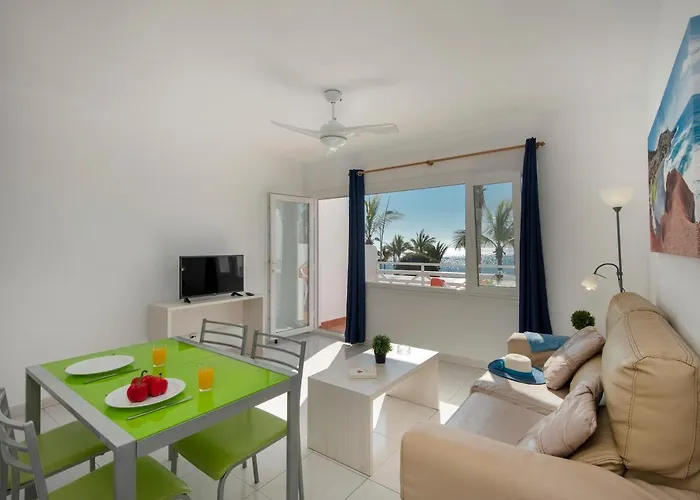 白色岩石公寓 4*