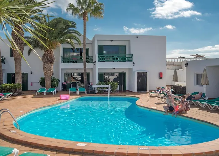 白色岩石公寓 4* 卡门港